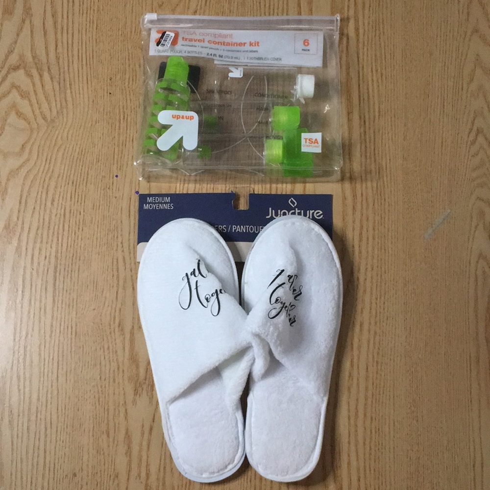 New 6pc Travel Bundle Slippers Medium 6.5-7.5 & Travel Toiletries Bag&Cotainers